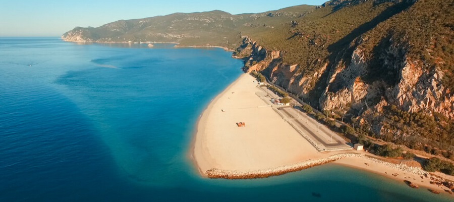 descubra a beleza da praia da figueirinha